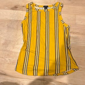 Rue 21 tank